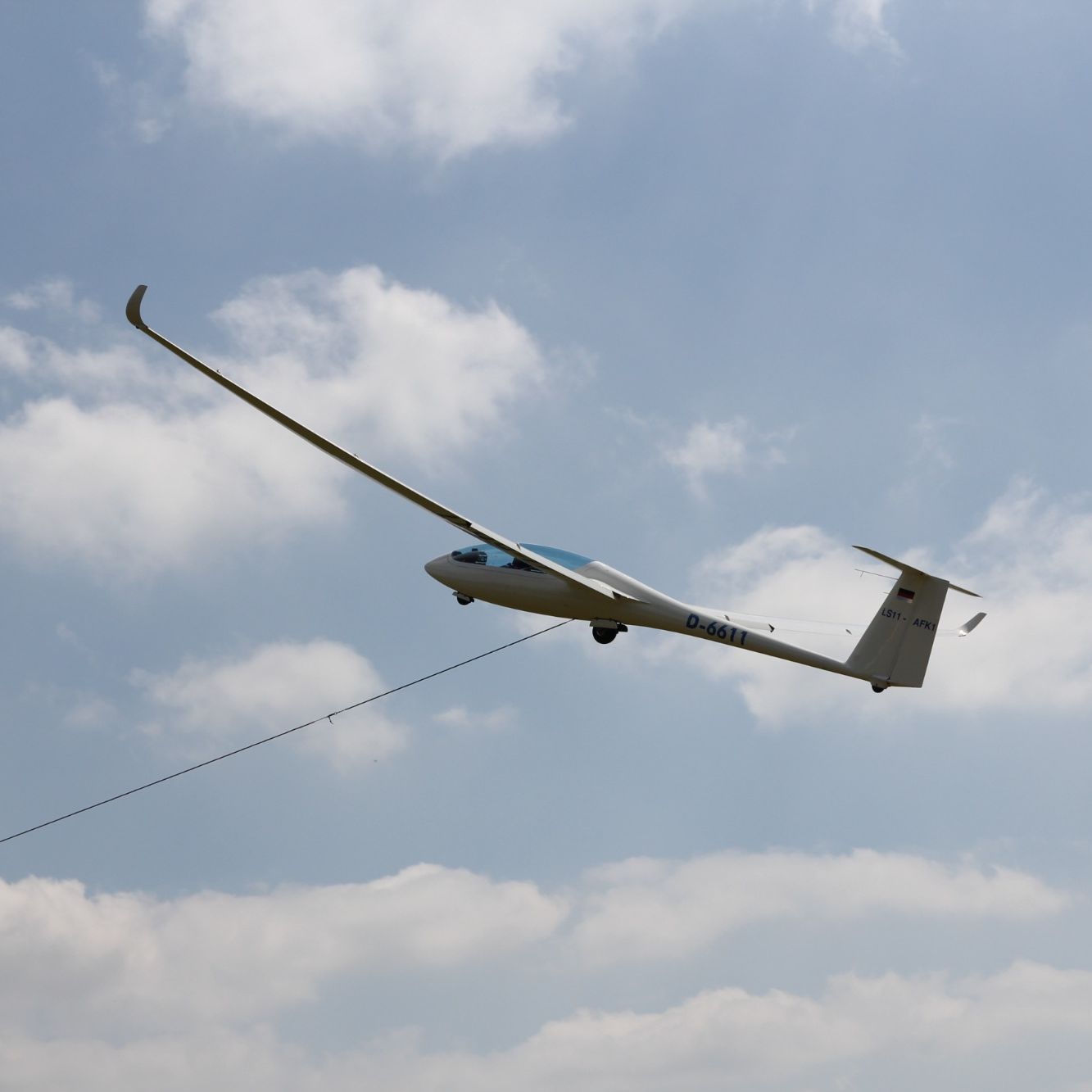 Segelflugzeug LS11 der Akaflieg Köln beim Windenstart